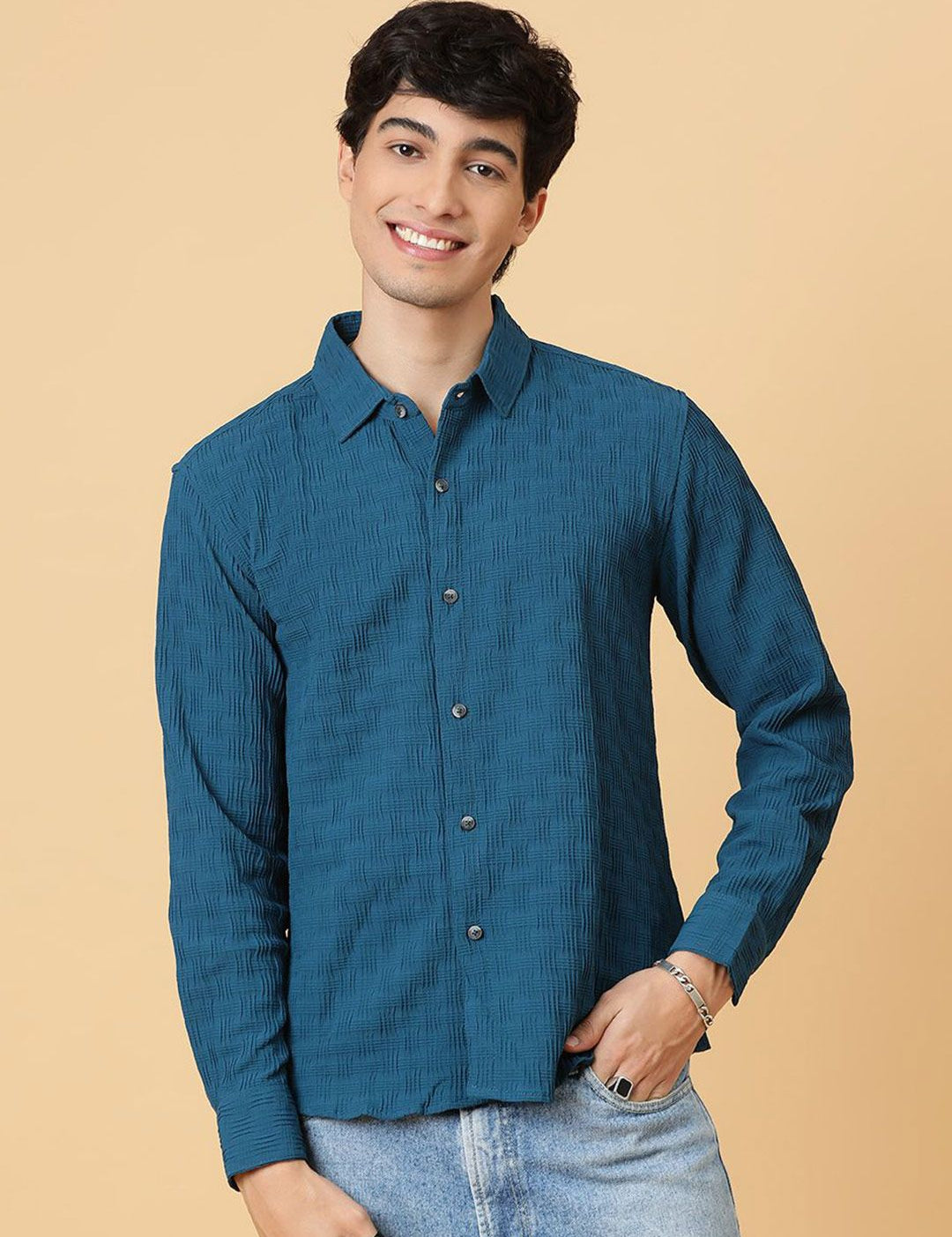 Kotty Men Relaxed Spread Collar Solid Casual Shirt