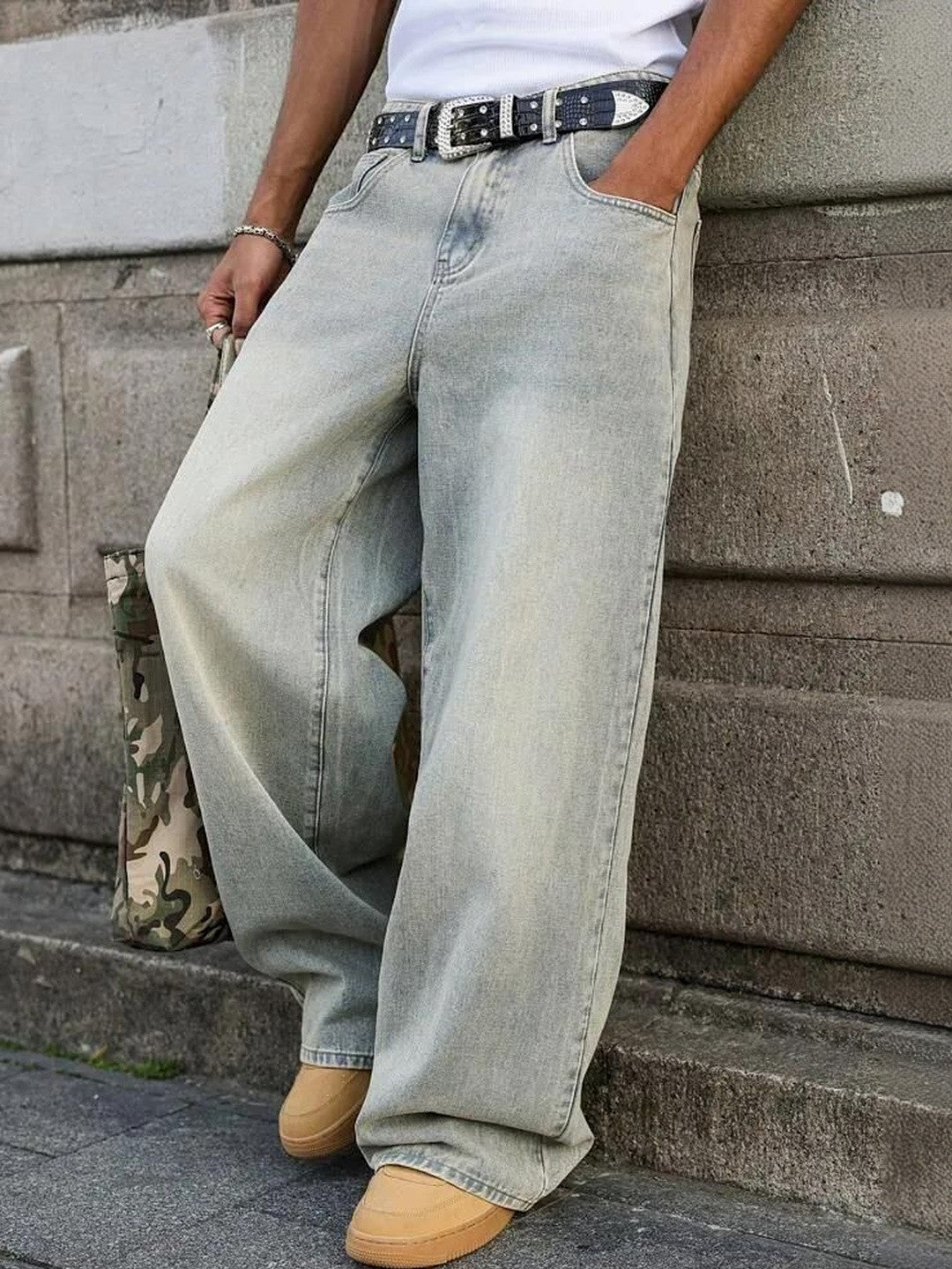 Kotty Men Wide Leg Low-Rise Light Fade Stretchable Jeans