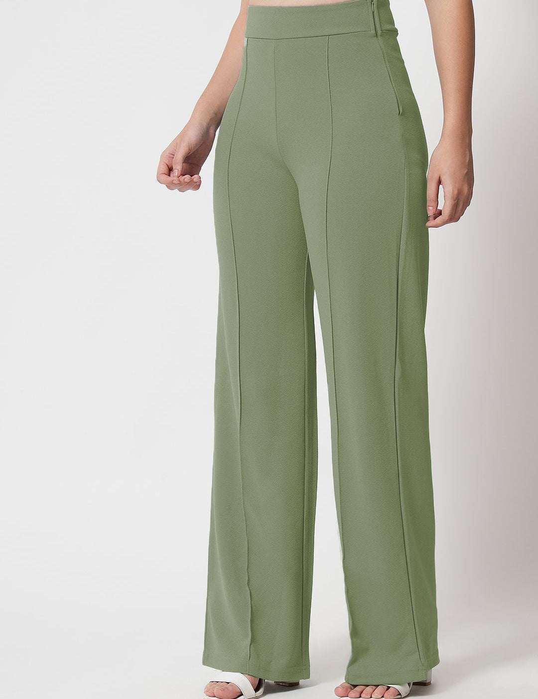 Kotty Women Relaxed Straight Fit High-Rise Pleated Trouser
