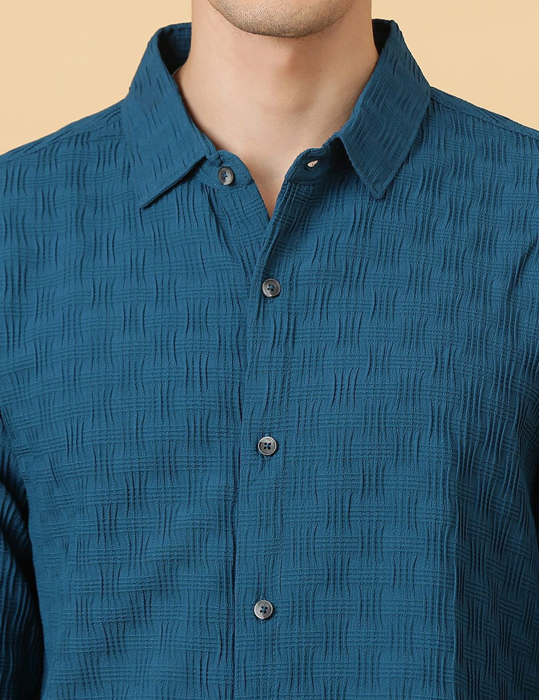 Kotty Men Relaxed Spread Collar Solid Casual Shirt