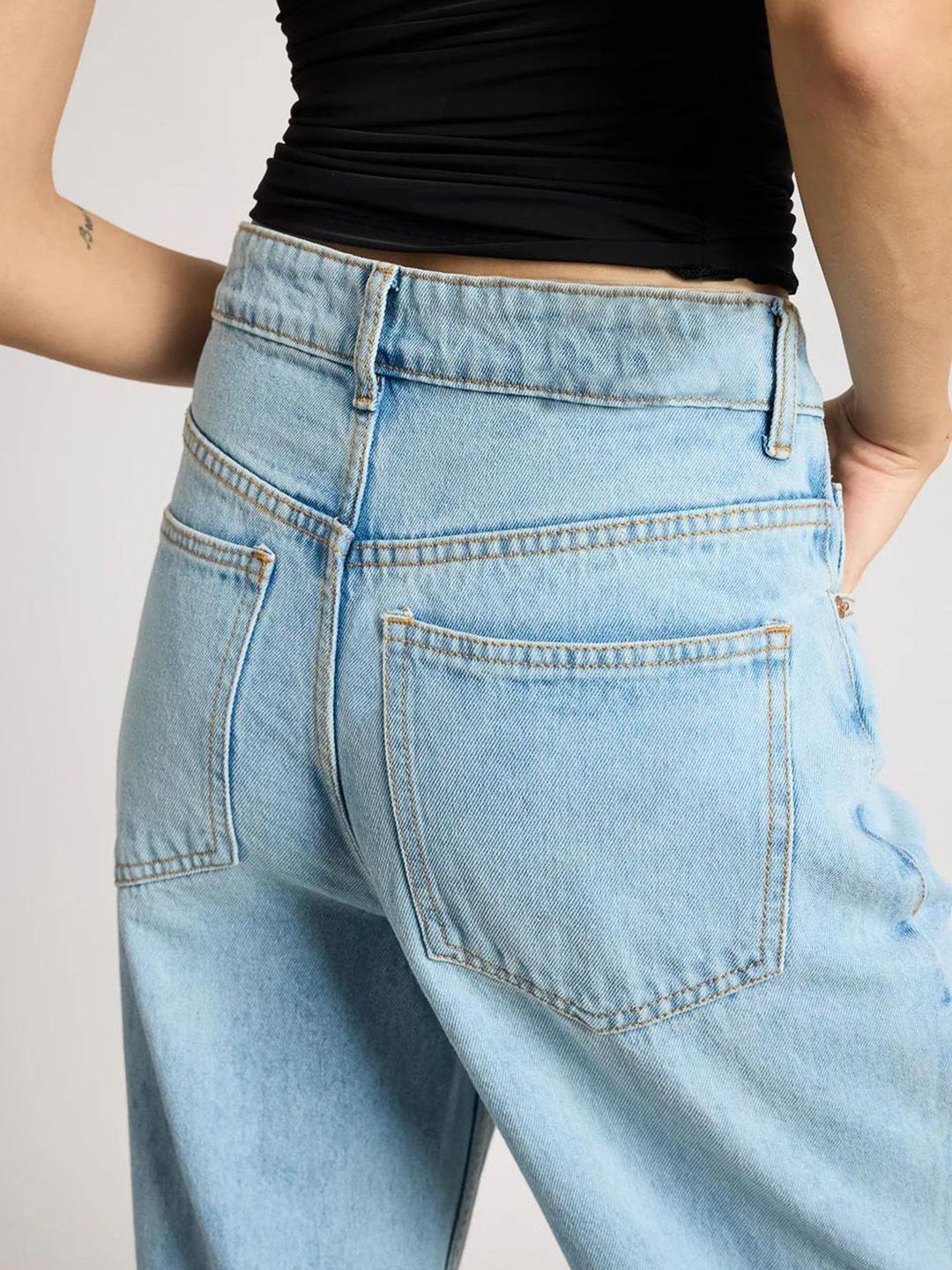 Kotty Women Jean Straight Fit High-Rise Heavy Fade Stretchable Jeans