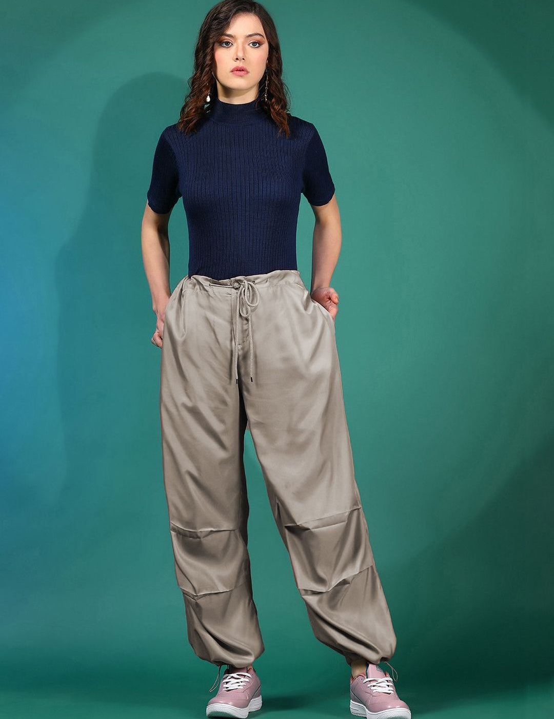 Kotty Women Relaxed High-Rise Pleated Trousers