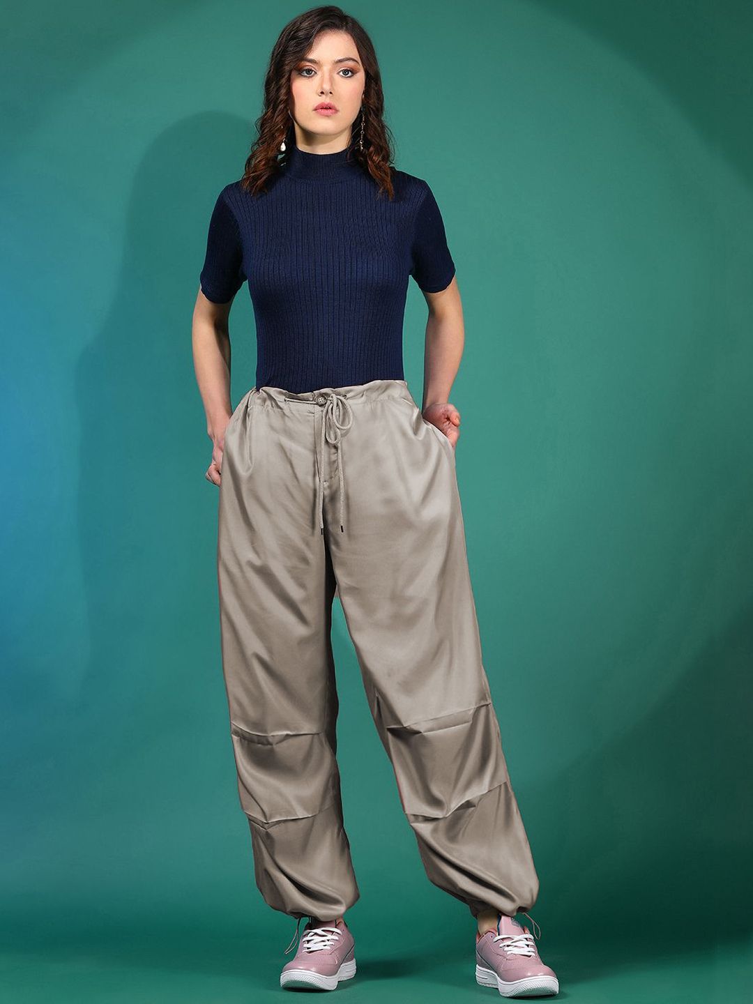 Kotty Women Relaxed High-Rise Pleated Trousers