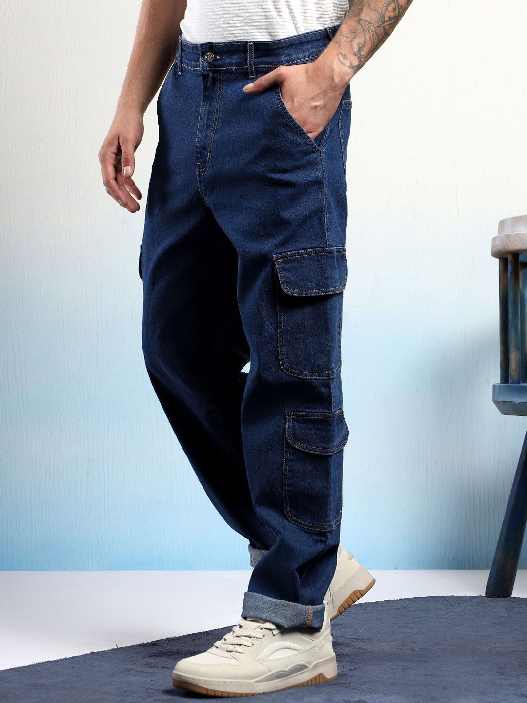 Kotty Men Low-Rise Wrinkle Free Pleated Cargos Trousers