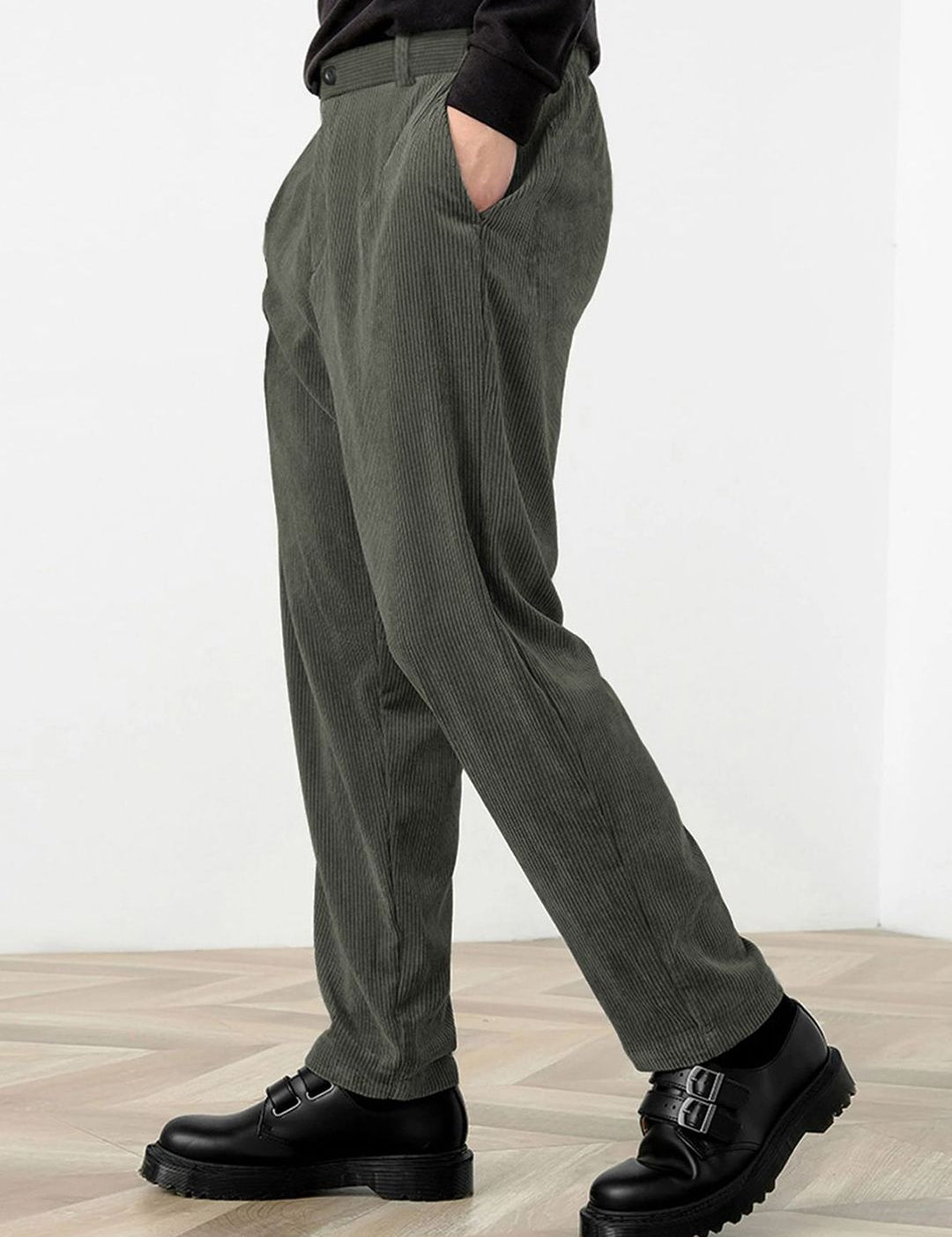 Kotty Men Relaxed Straight Fit High-Rise Corduroy Trousers