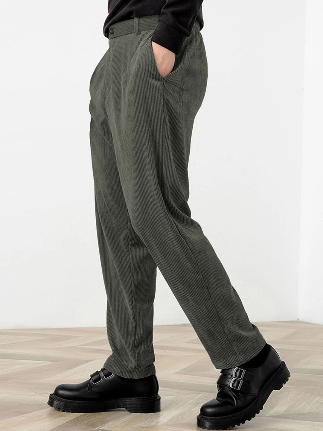 Kotty Men Relaxed Straight Fit High-Rise Corduroy Trousers