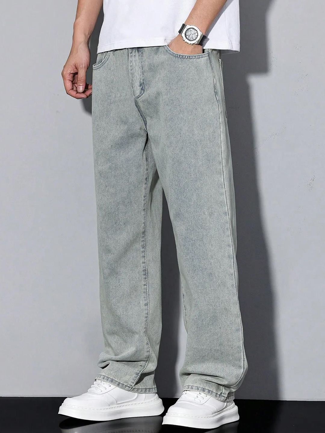 Kotty Men Baggy Fit Mid-Rise Light Fade Stretchable Jeans