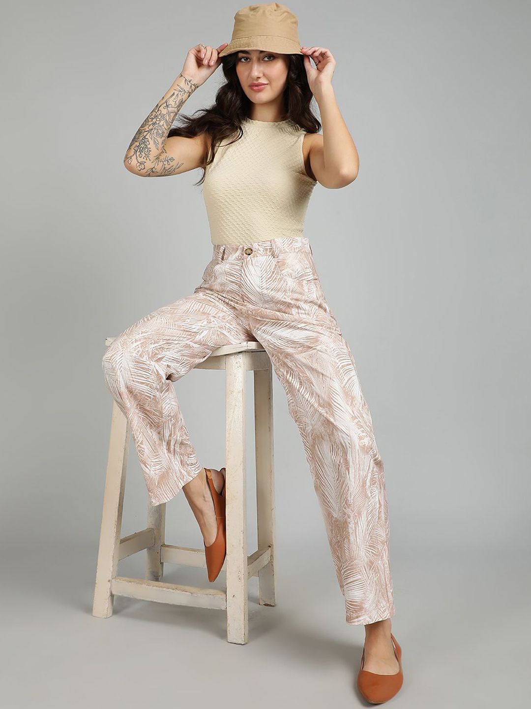 Kotty Women Floral Printed Straight Fit High-Rise Cotton Regular Trousers