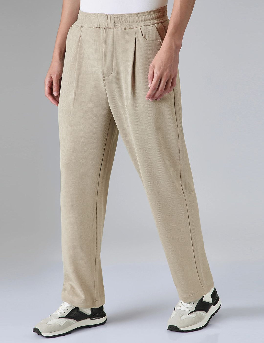 Kotty Men Relaxed Straight Leg Easy Wash Mid-Rise Trousers