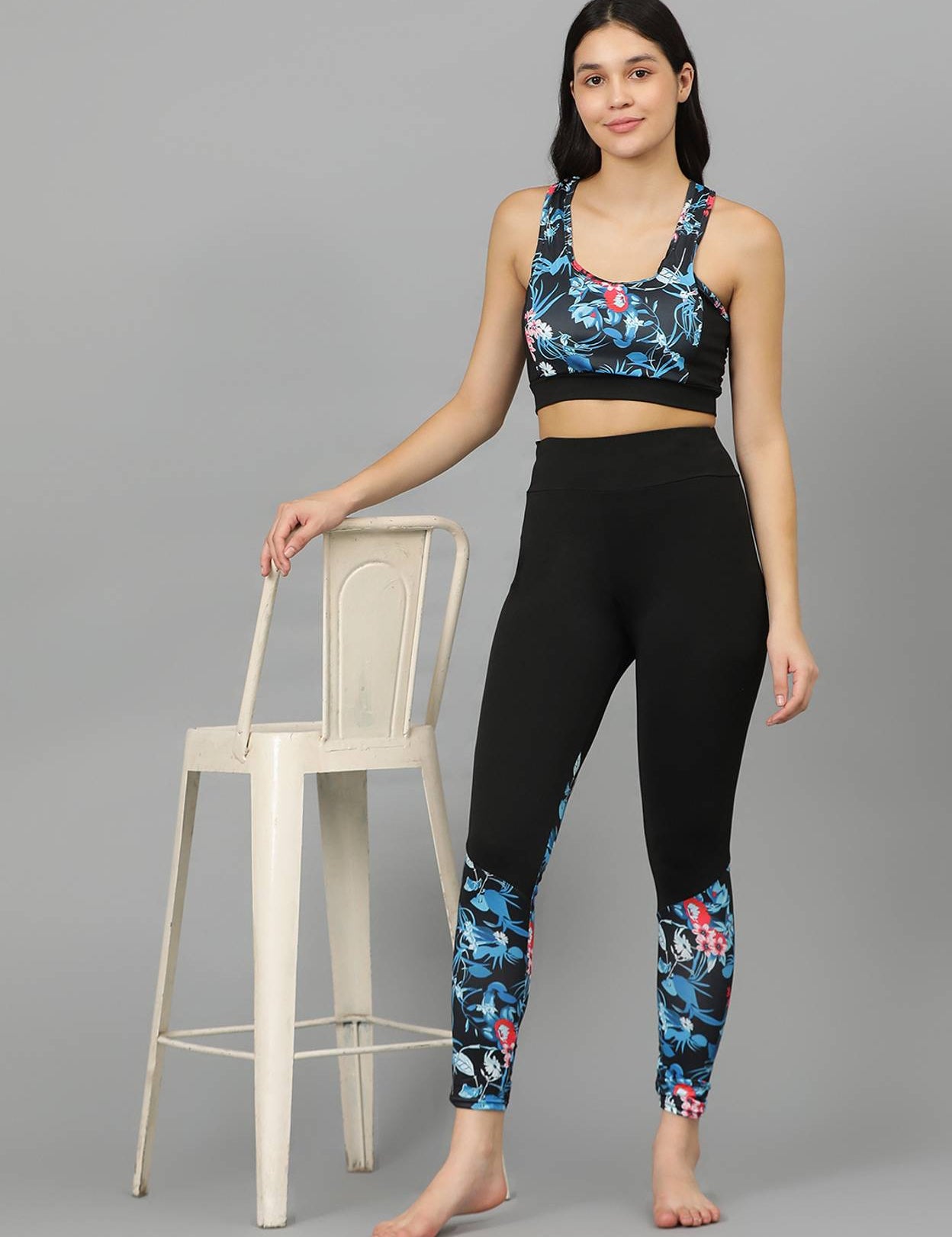 PrintedWomenMulticolorTights-0.jpg_1_a83f35c8-e52a-4867-b98c-31b9a5d01fe6.jpg