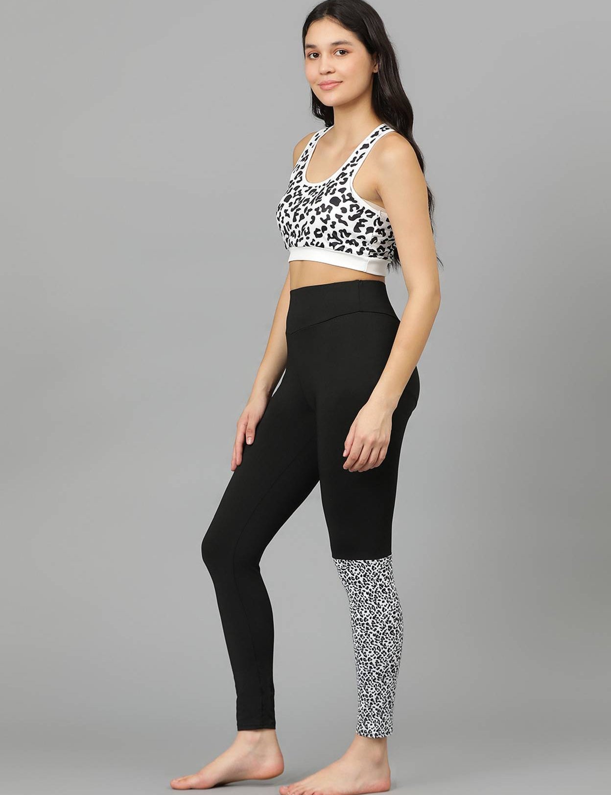 PrintedWomenMulticolorTights-2_jpg_09ddeb81-44ab-403a-b458-60663101bab2.jpg