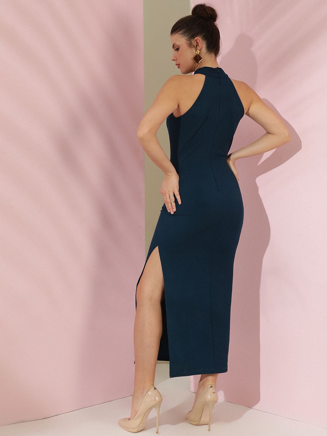 Kotty Women Solid Halter Neck Bodycon Midi Dress