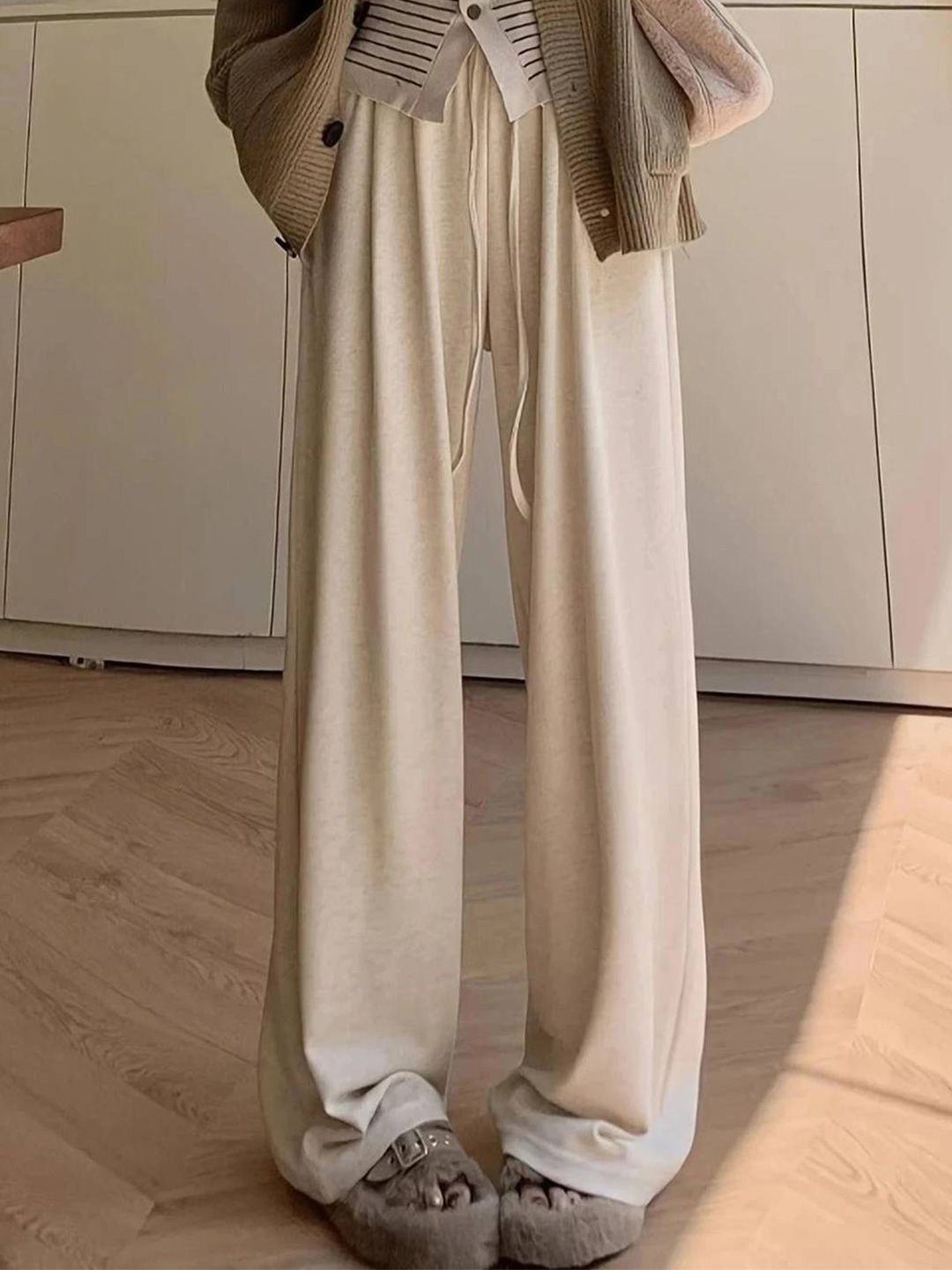 Kotty Women Relaxed Straight Leg Loose Fit High-Rise Trousers