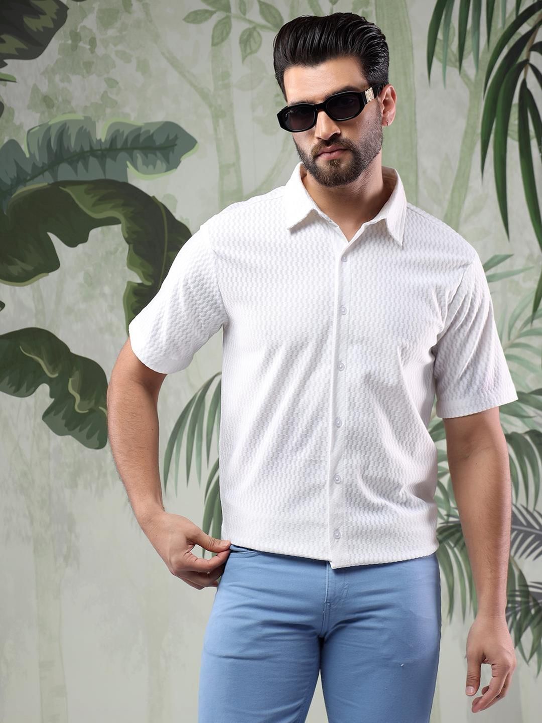 Kotty Men Spread Collar Textured Casual Shirt