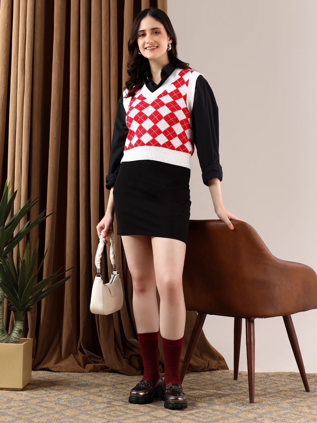 Kotty Women Crop Sweater Vest