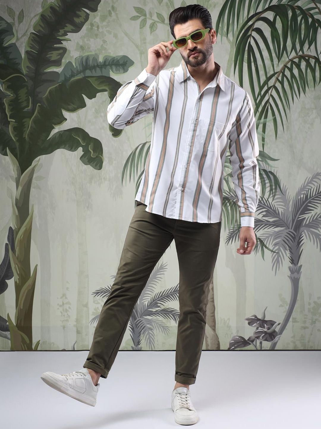 Kotty Men Spread Collar Vertical Striped Casual Shirt