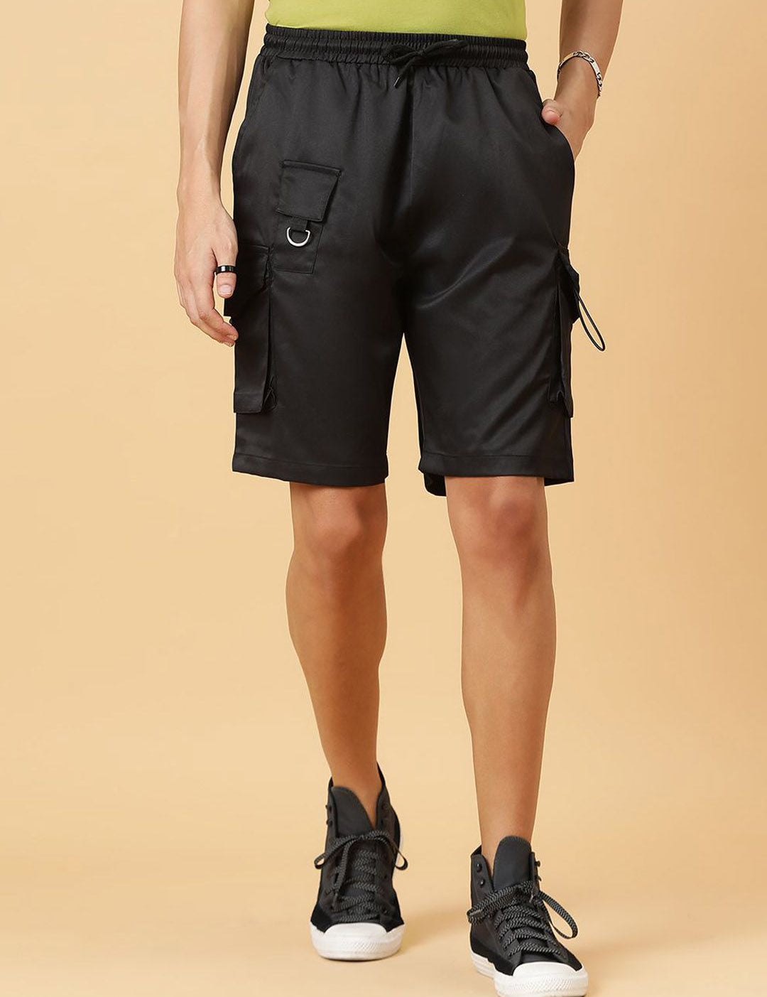 Kotty Men Cotton Low-Rise Cargo Shorts