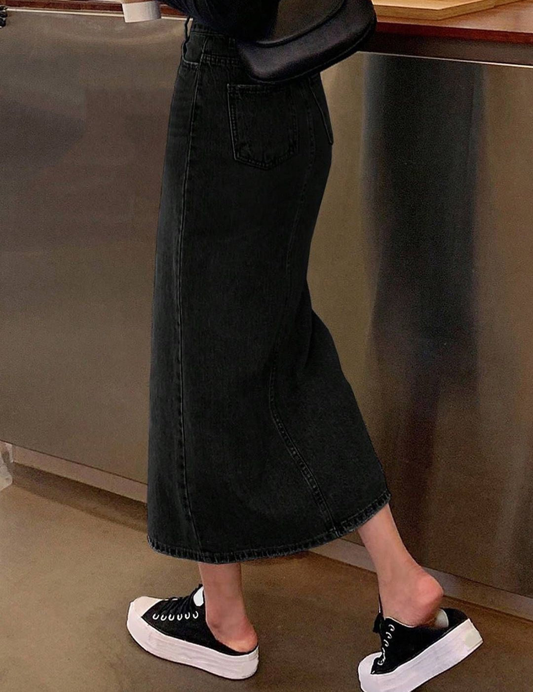 Kotty Straight Midi Skirt
