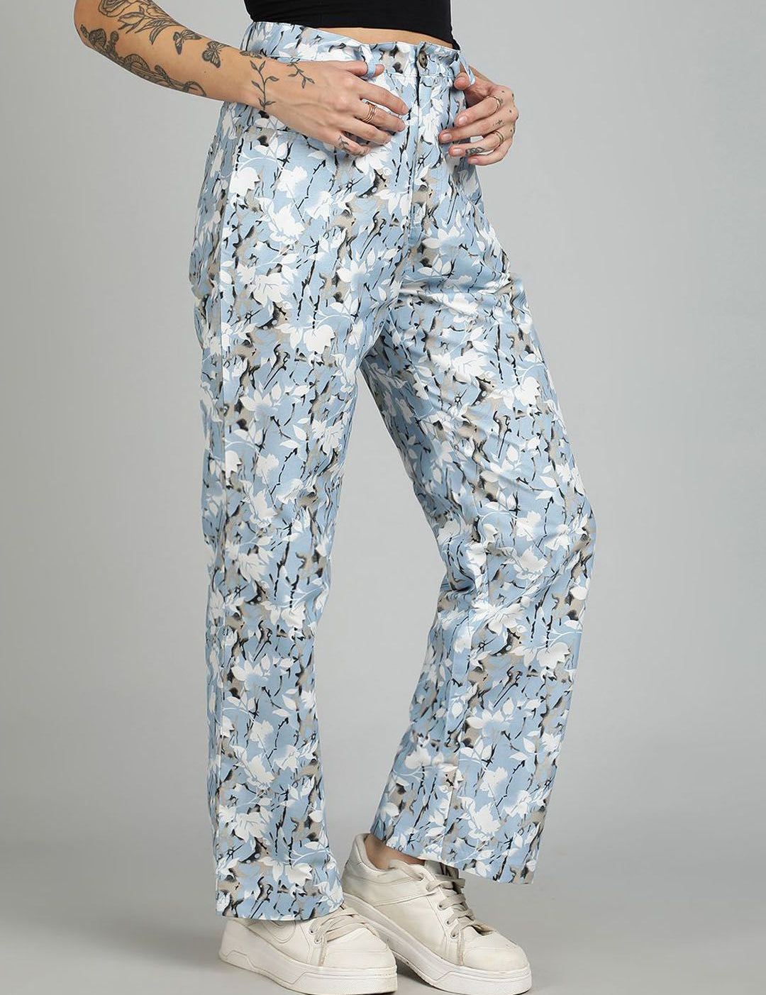Kotty Women Floral Printed Straight Fit High-Rise Trousers