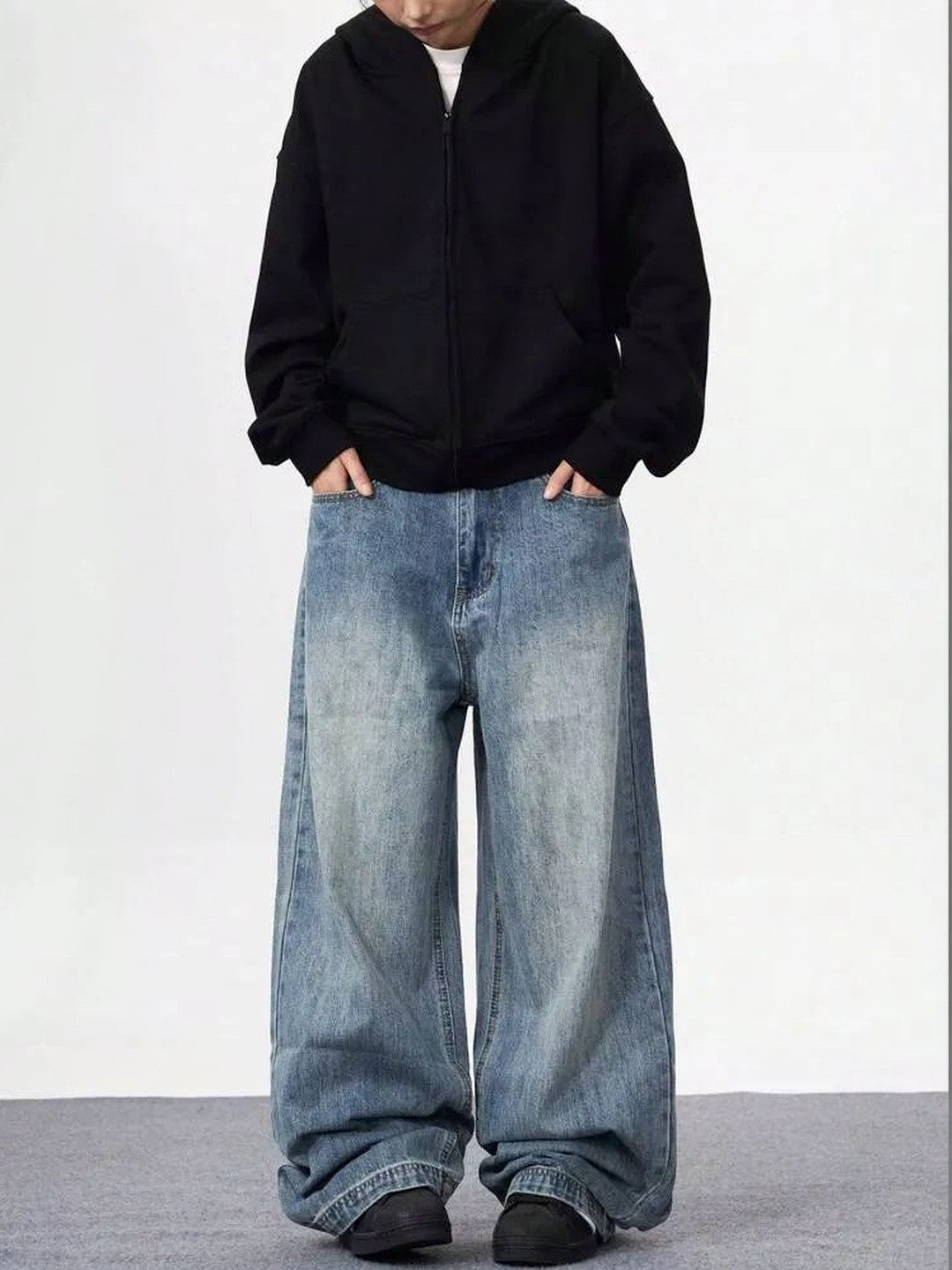 Kotty Men Wide Leg Mid-Rise Light Fade Stretchable Jeans