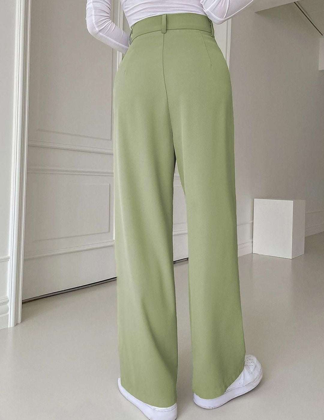 Kotty Women Straight Leg Straight Fit High-Rise Trousers