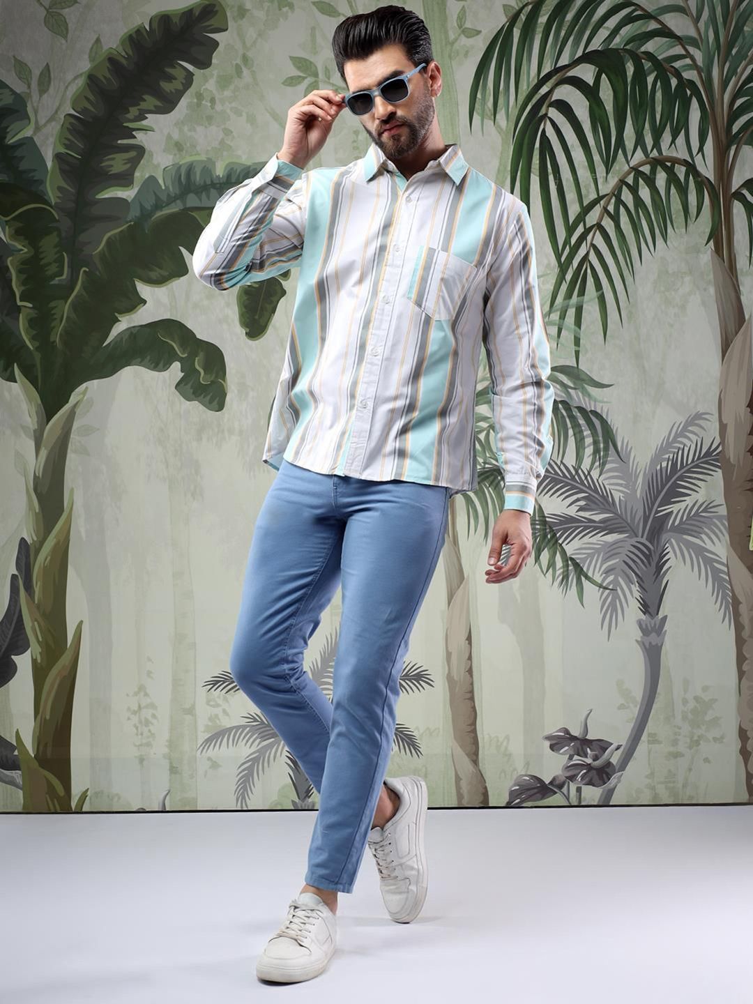 Kotty Men Spread Collar Vertical Striped Casual Shirt