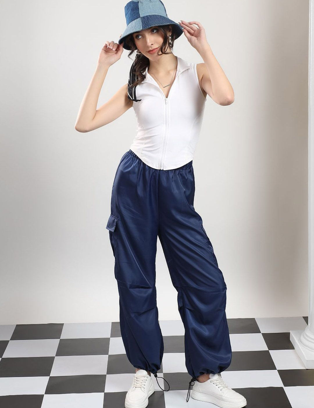 Kotty Women High-Rise Easy Wash Pleated Cargos Trousers
