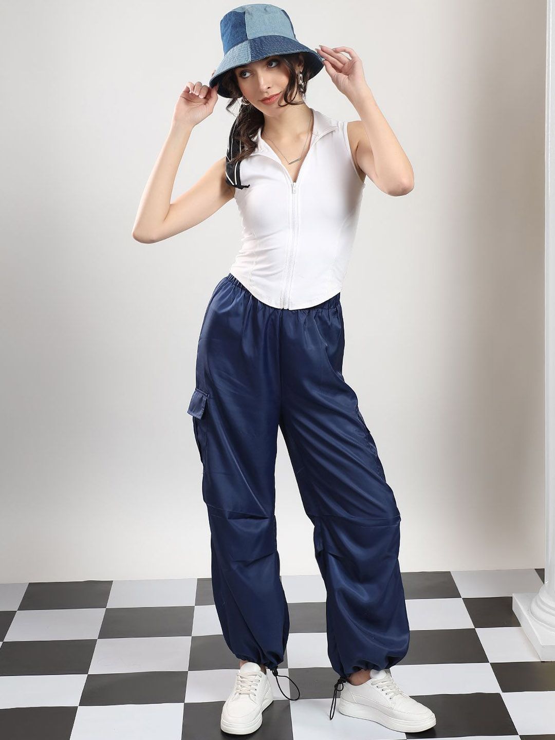 Kotty Women High-Rise Easy Wash Pleated Cargos Trousers
