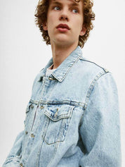 Kotty Men Solid Spread Collar Denim Jacket