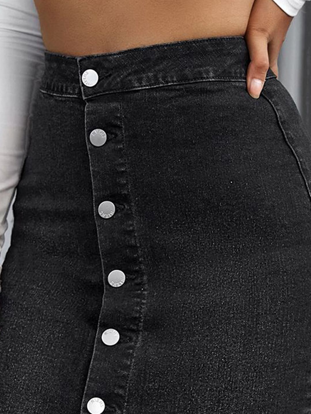 Kotty Pencil Knee Length Skirt