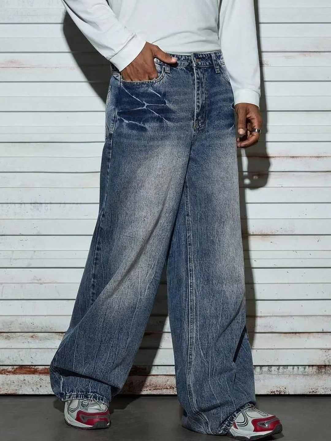 Kotty Men Wide Leg Low-Rise Light Fade Stretchable Jeans