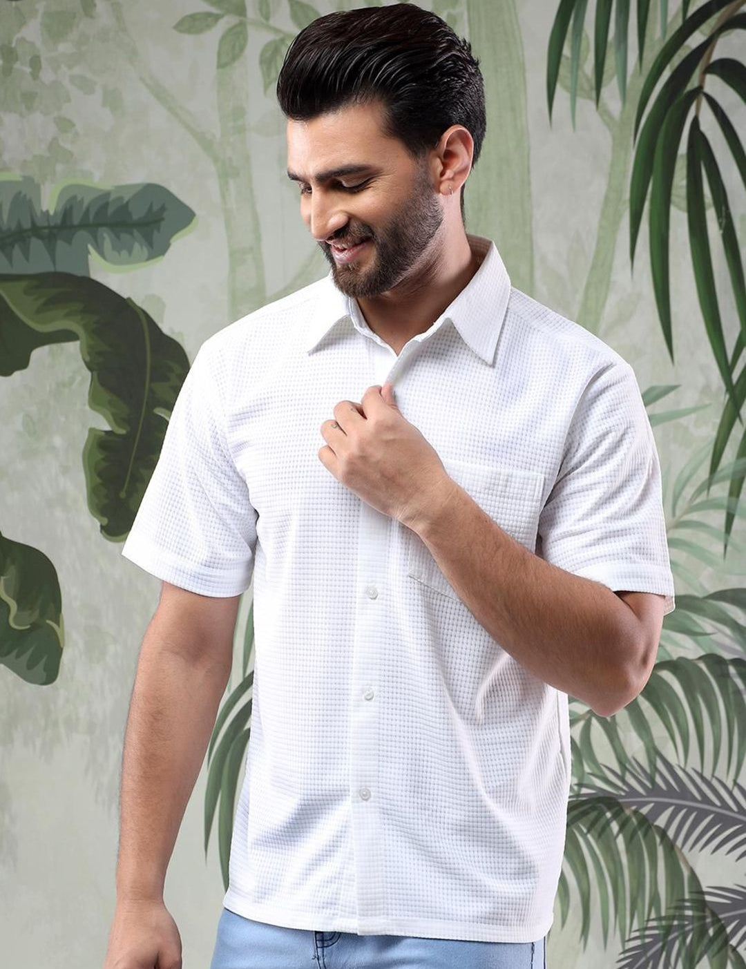 Kotty Men Spread Collar Textured Casual Shirt