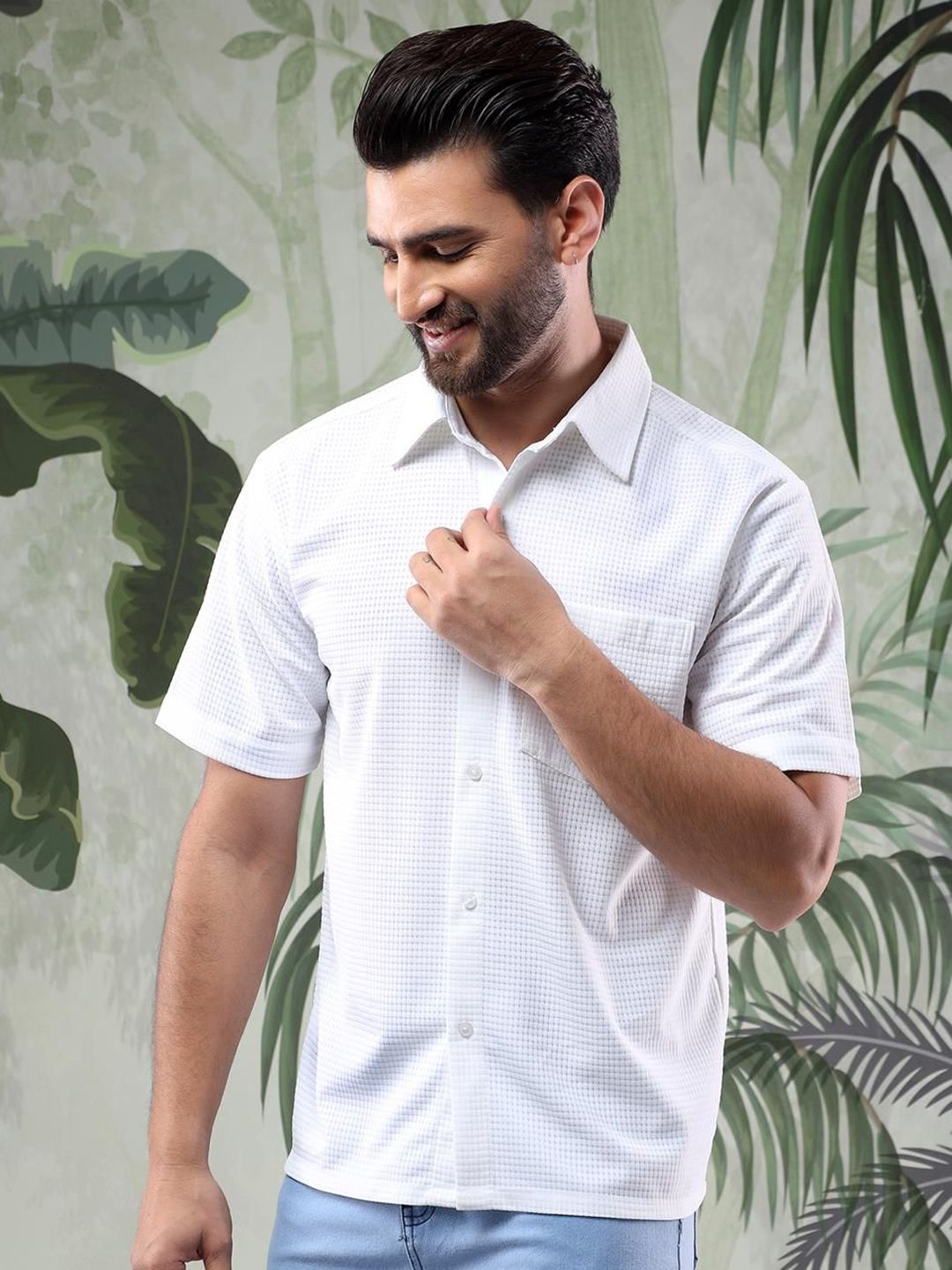 Kotty Men Spread Collar Textured Casual Shirt