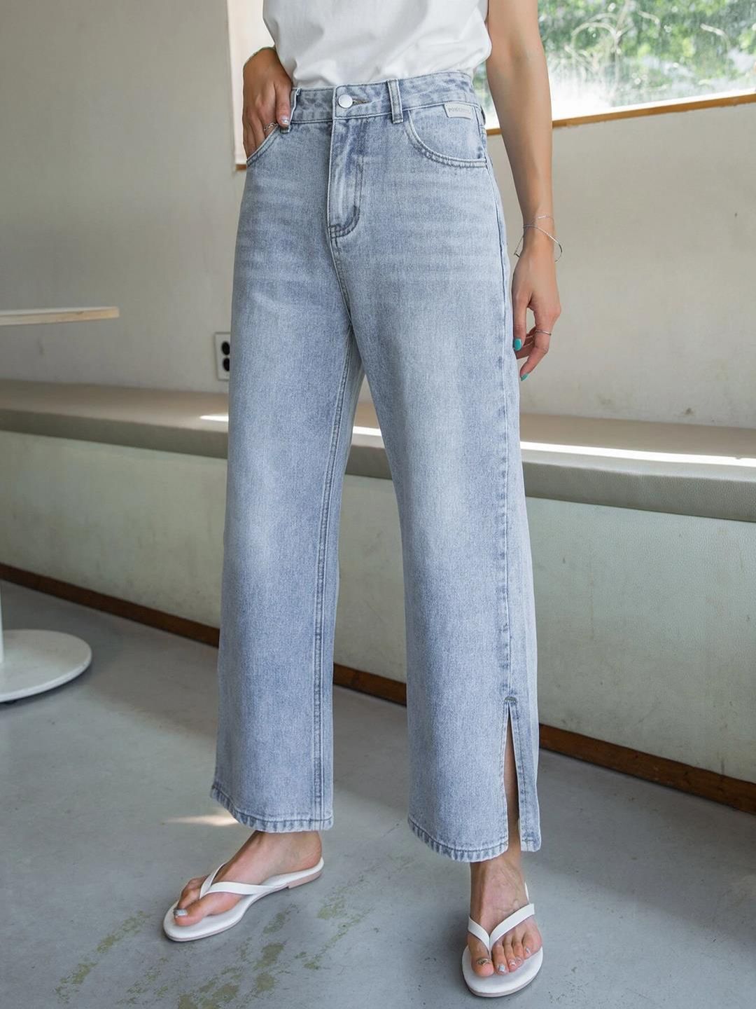 Kotty Women Clean Look Bootcut Light Fade Whiskers and Chevrons Cotton Stretchable Jeans