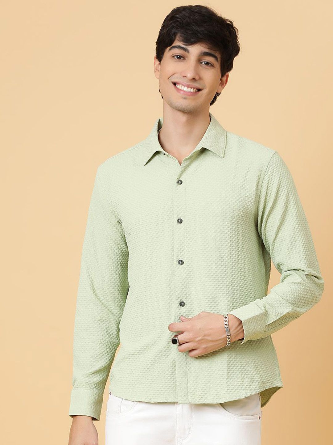 Kotty Men Relaxed Spread Collar Solid Casual Shirt