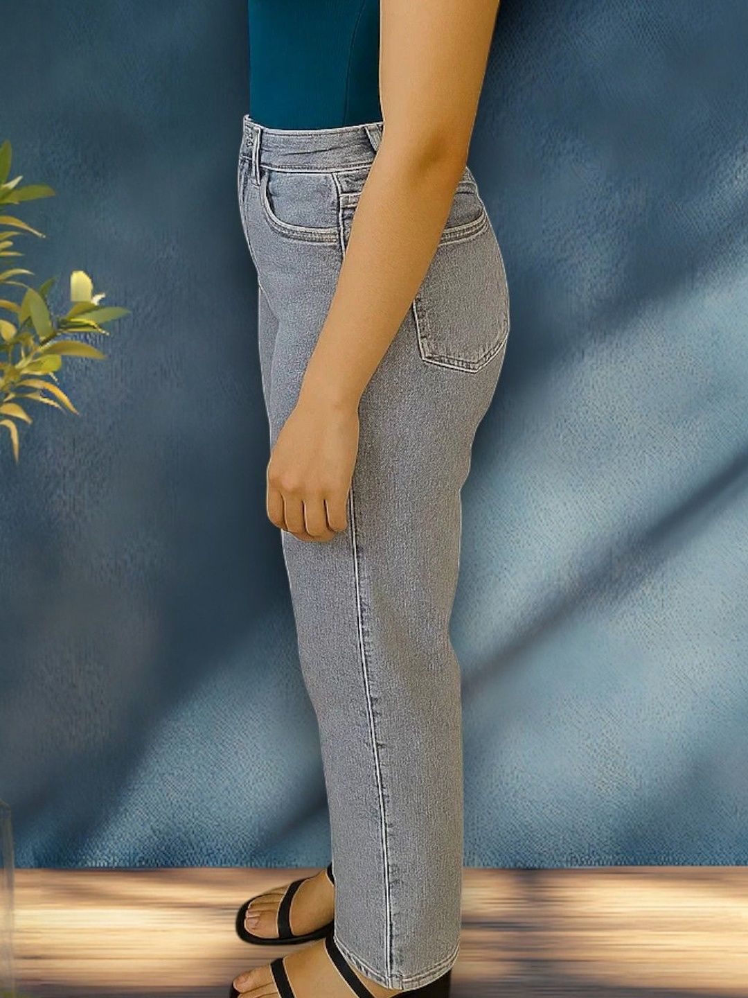 Kotty Women Regular Fit High-Rise Light Fade Stretchable Jeans