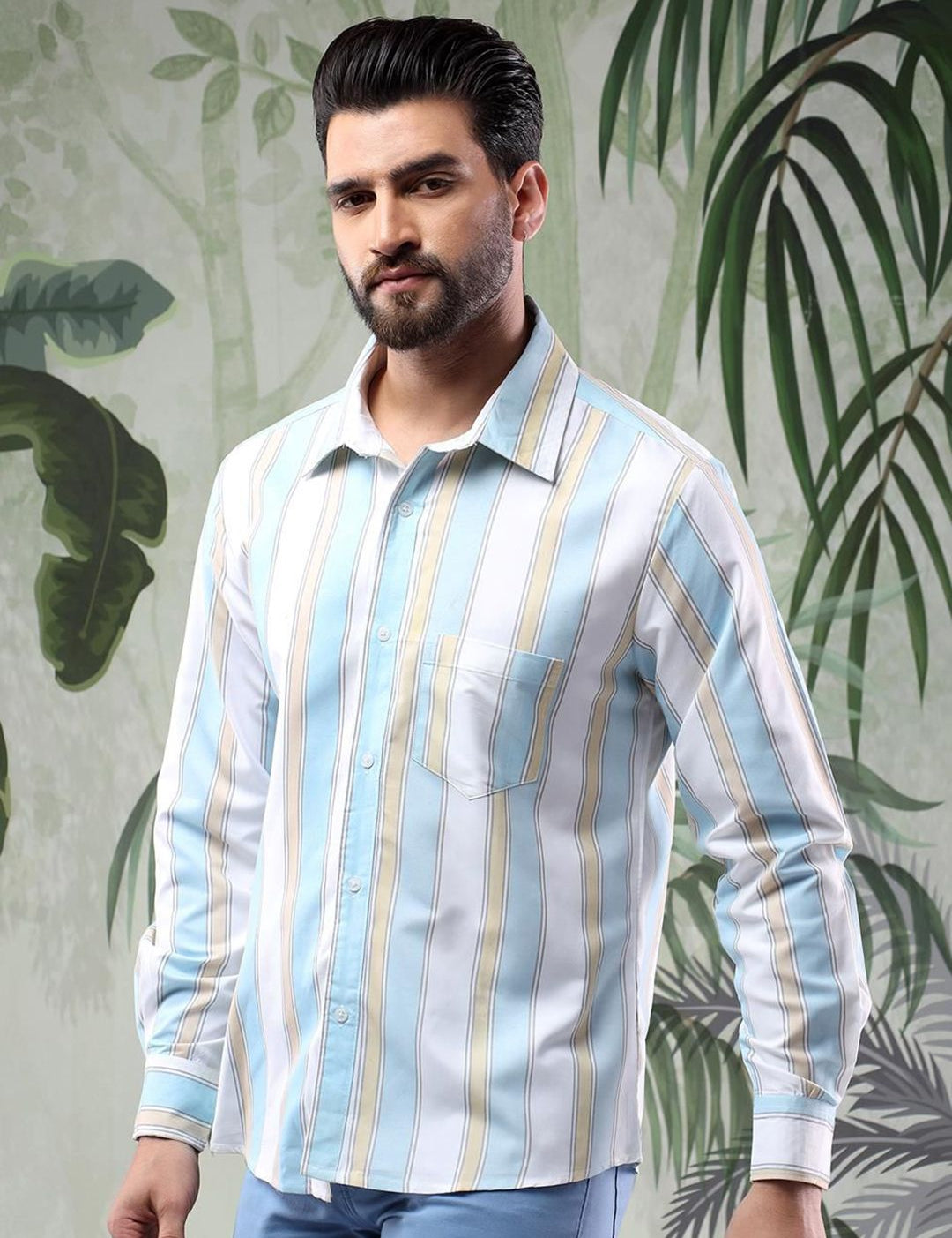 Kotty Men Cutaway Collar Vertical Striped Casual Shirt