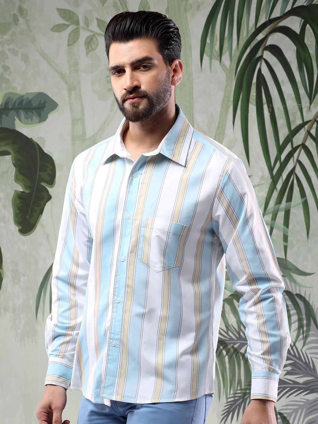 Kotty Men Cutaway Collar Vertical Striped Casual Shirt