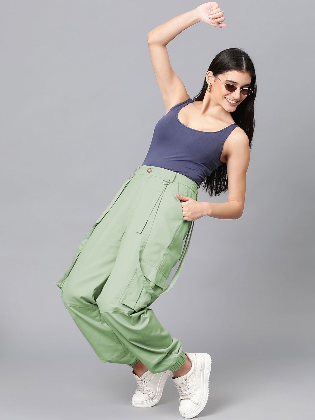 Kotty Women Relaxed High-Rise Easy Wash Cargos Trousers