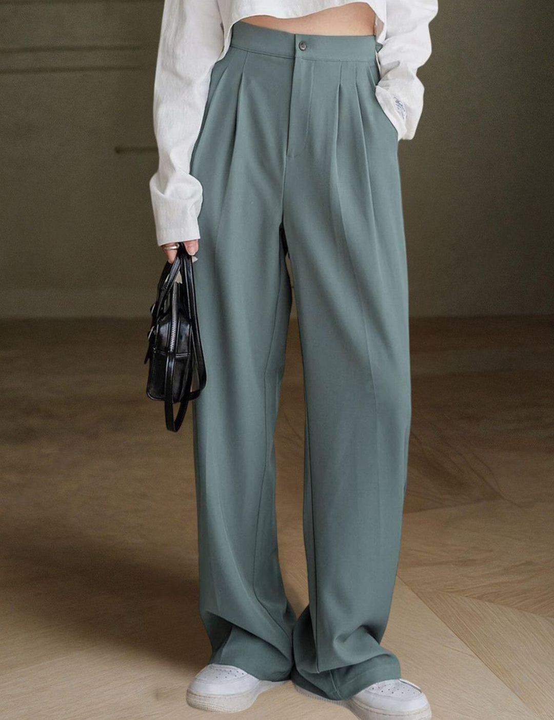 Kotty Women Relaxed Straight Leg Straight Fit High-Rise Easy Wash Trousers