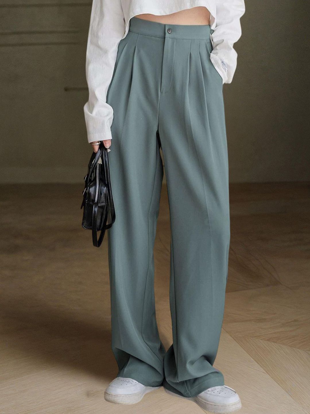 Kotty Women Relaxed Straight Leg Straight Fit High-Rise Easy Wash Trousers