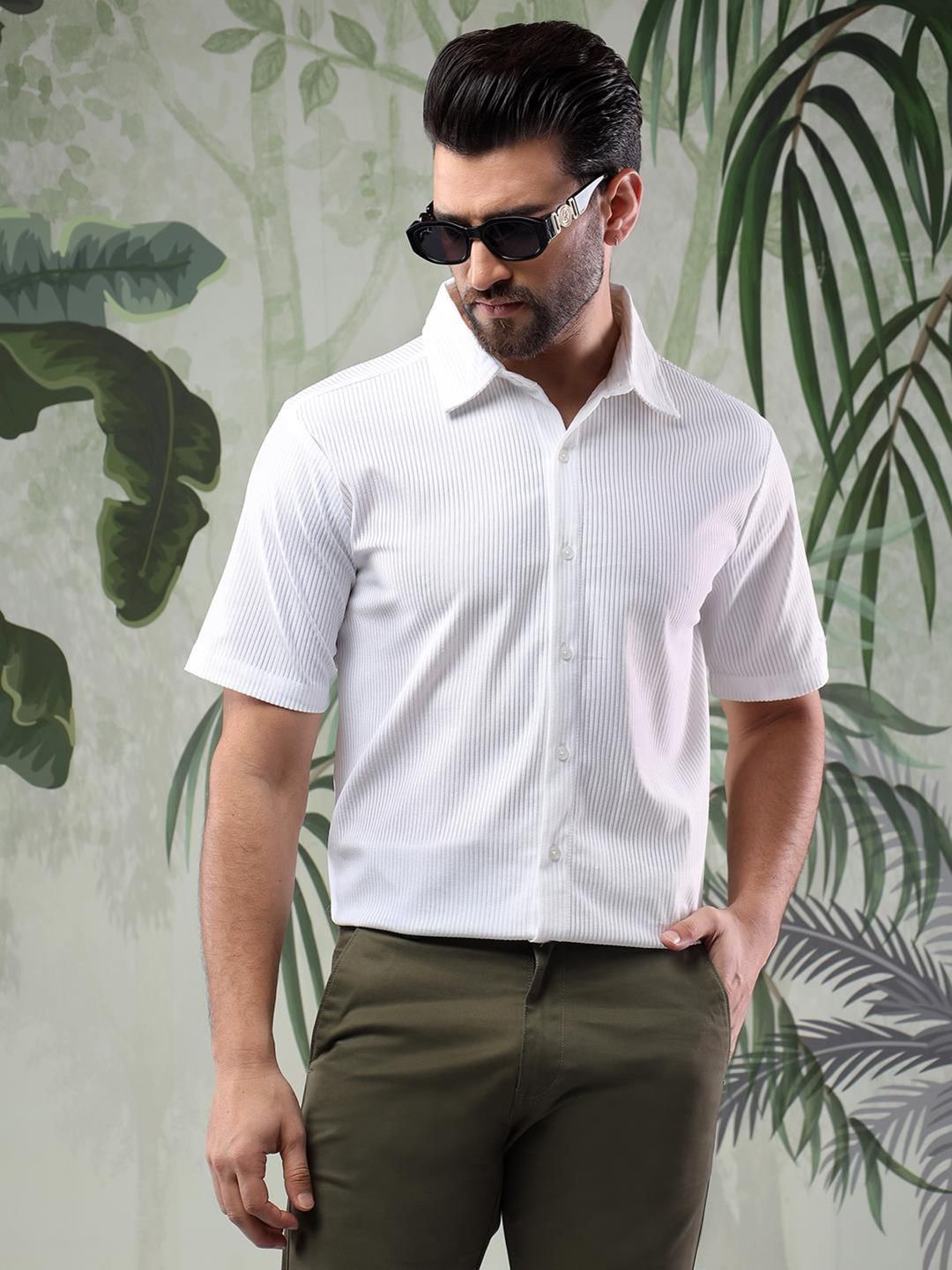 Kotty Men Vertical Stripes Casual Shirt