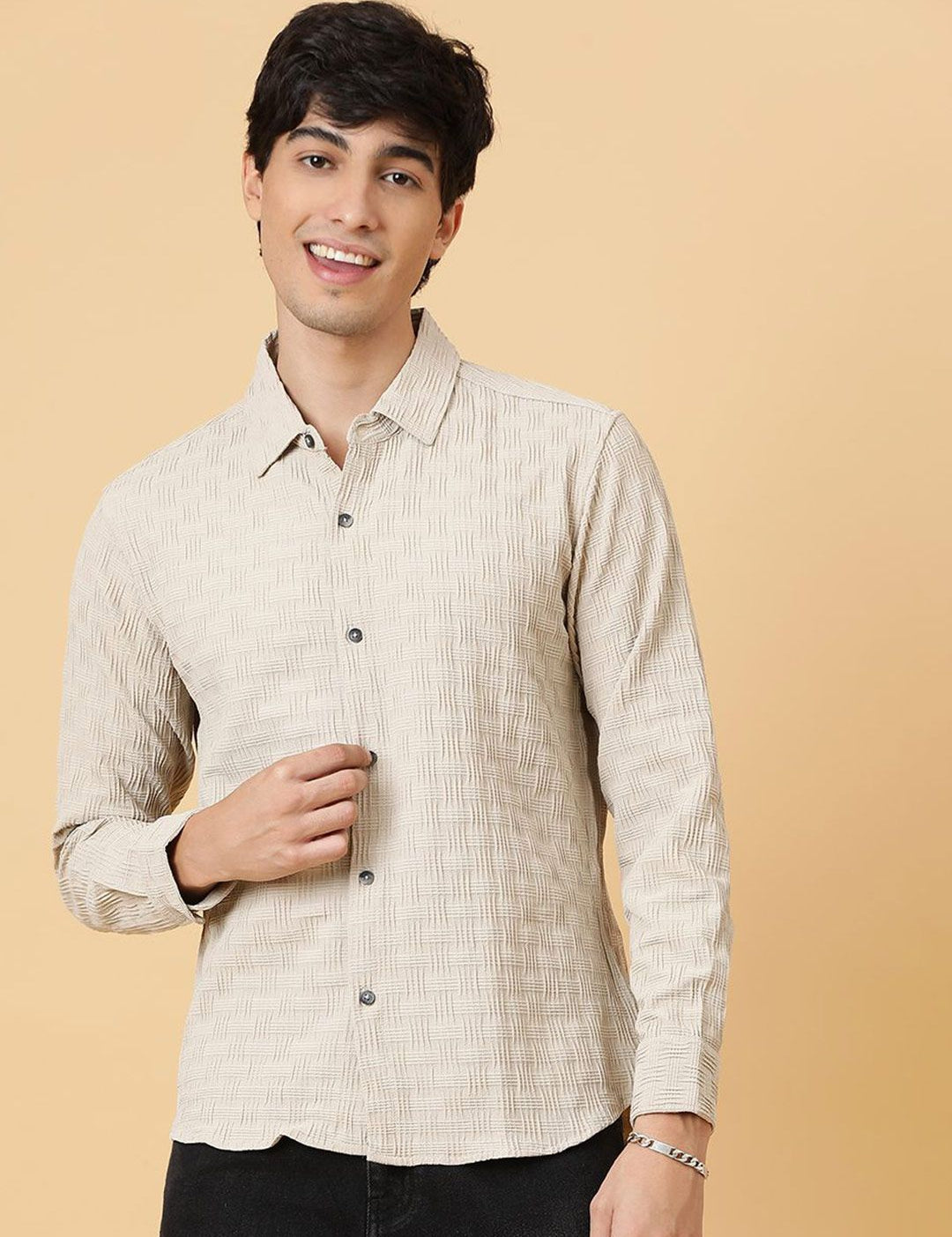 Kotty Men Relaxed Spread Collar Solid Casual Shirt