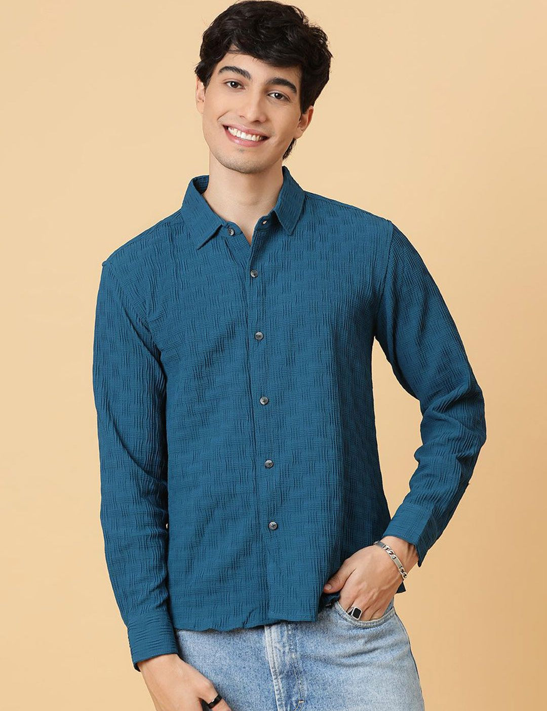 Kotty Men Relaxed Spread Collar Solid Casual Shirt