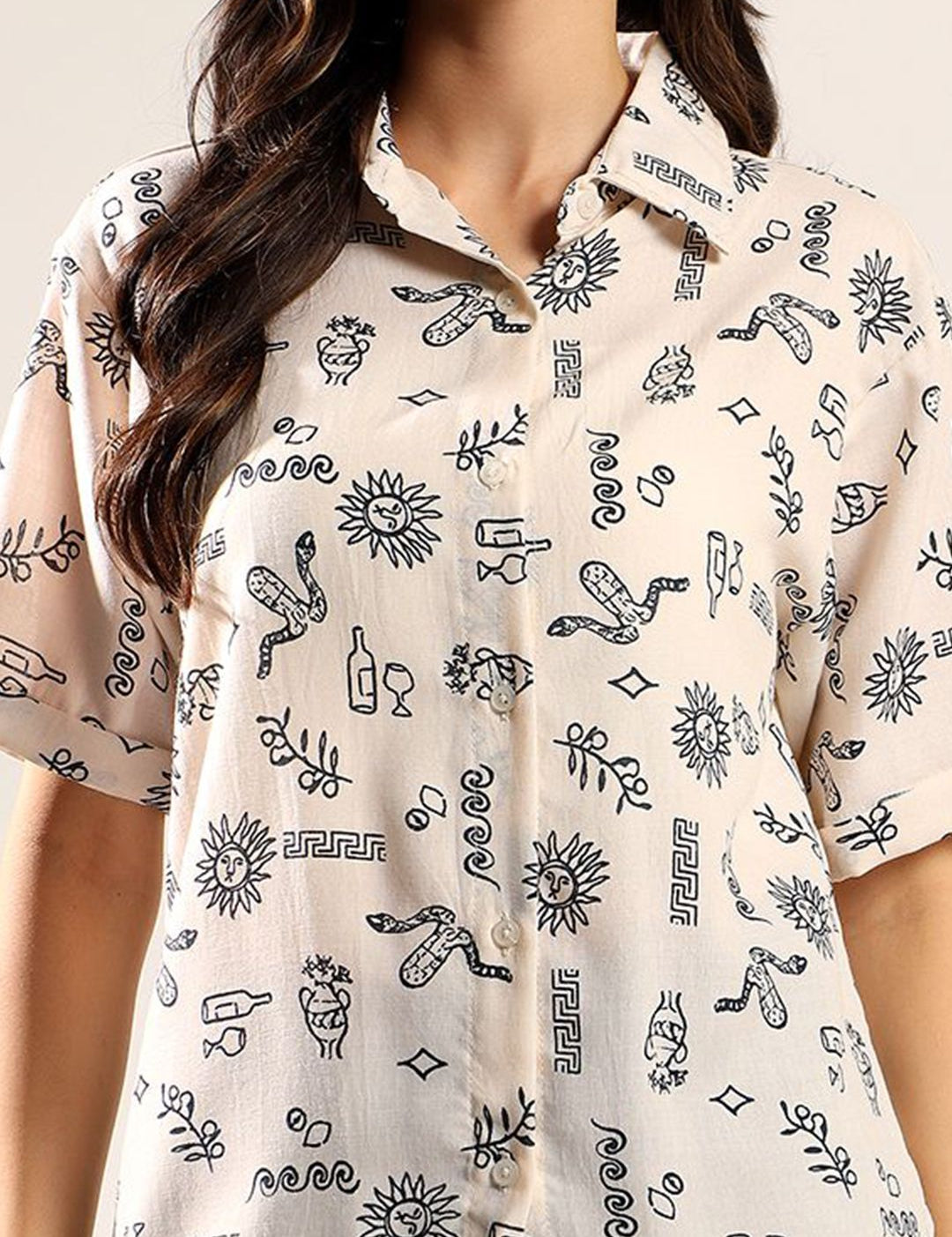 Kotty Women Relaxed Fit Conversational Printed Spread Collar Casual Shirt