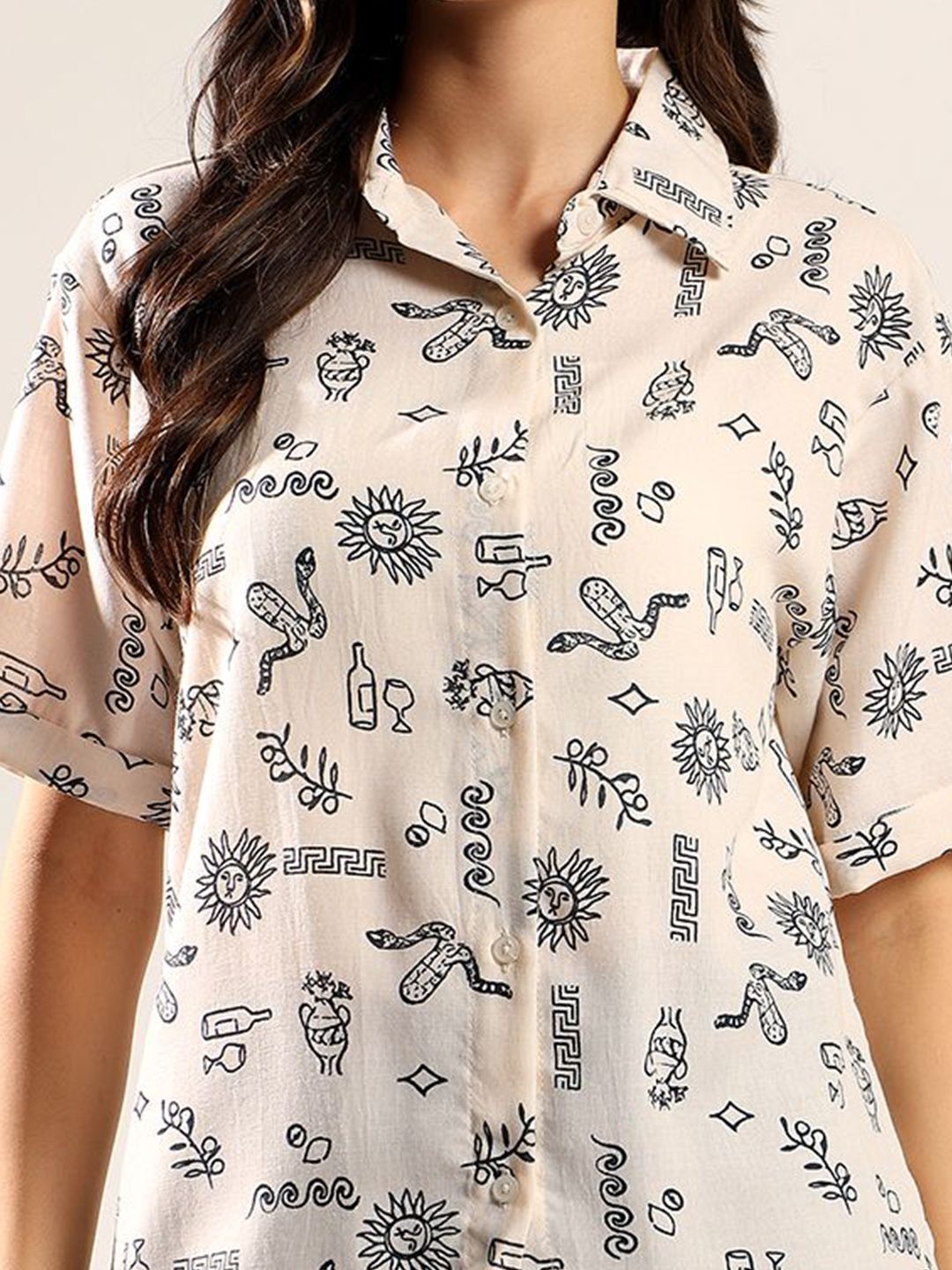 Kotty Women Relaxed Fit Conversational Printed Spread Collar Casual Shirt