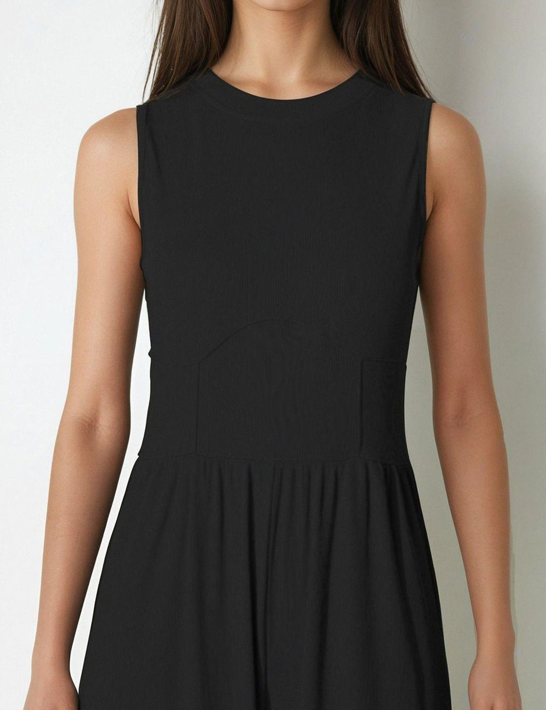 Kotty Round Neck Sleeveless Basic Jumpsuit