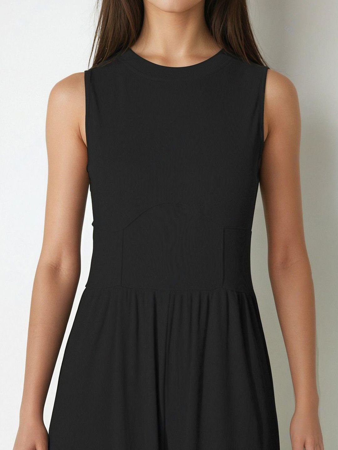 Kotty Round Neck Sleeveless Basic Jumpsuit