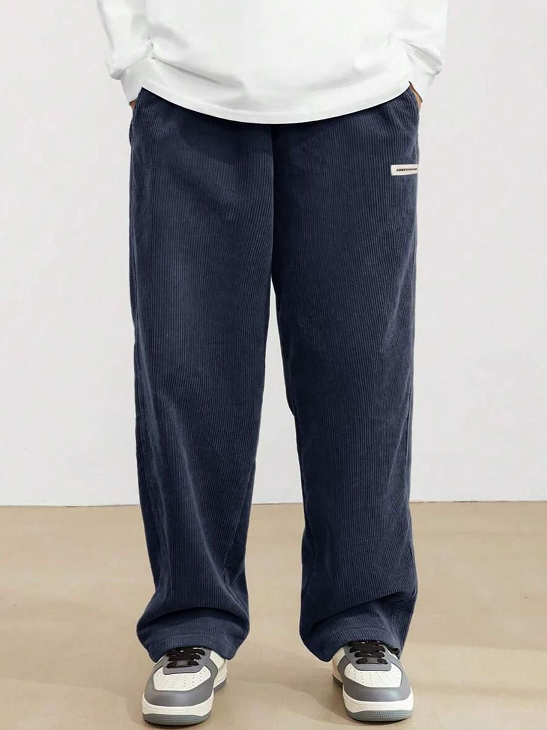 Kotty Men Relaxed Loose Fit High-Rise Corduroy Trousers