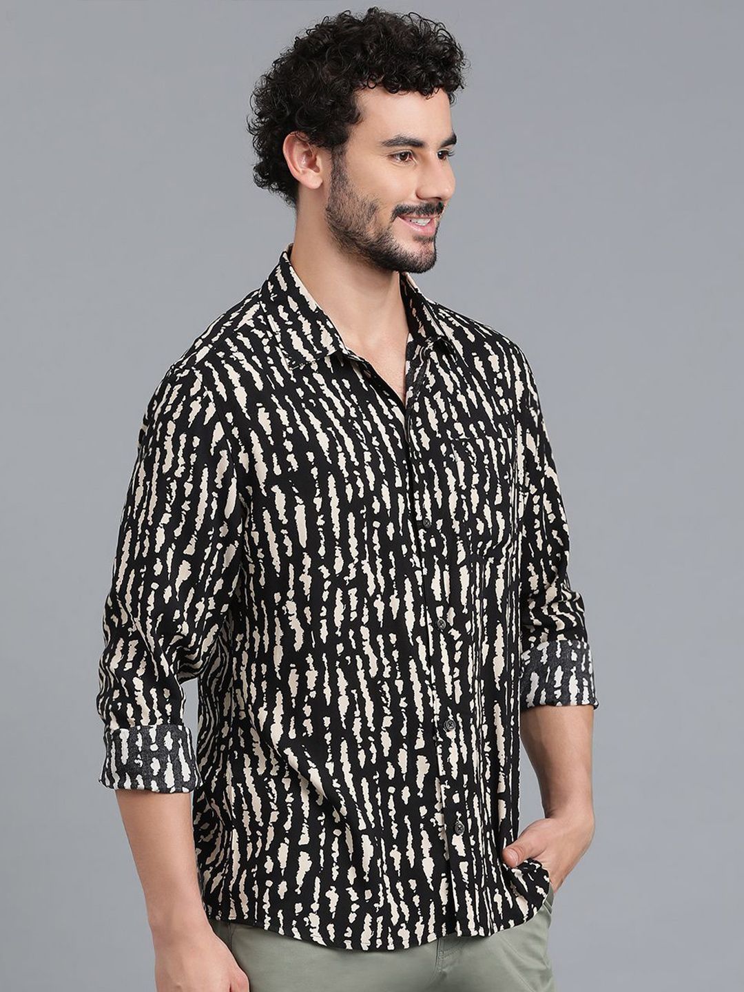 Kotty Men Spread Collar Abstract Printed Cotton Casual Shirt